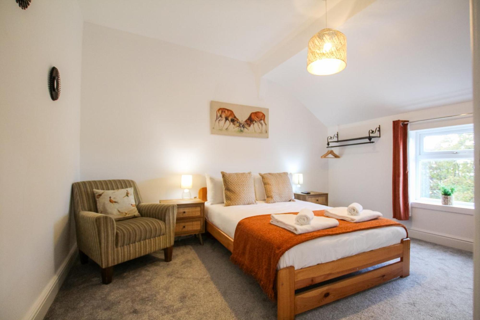 Fairways View - Spacious Apartment - Sleeps 6 - Lovely Views - By Rework Accommodation Hoylake Exterior photo