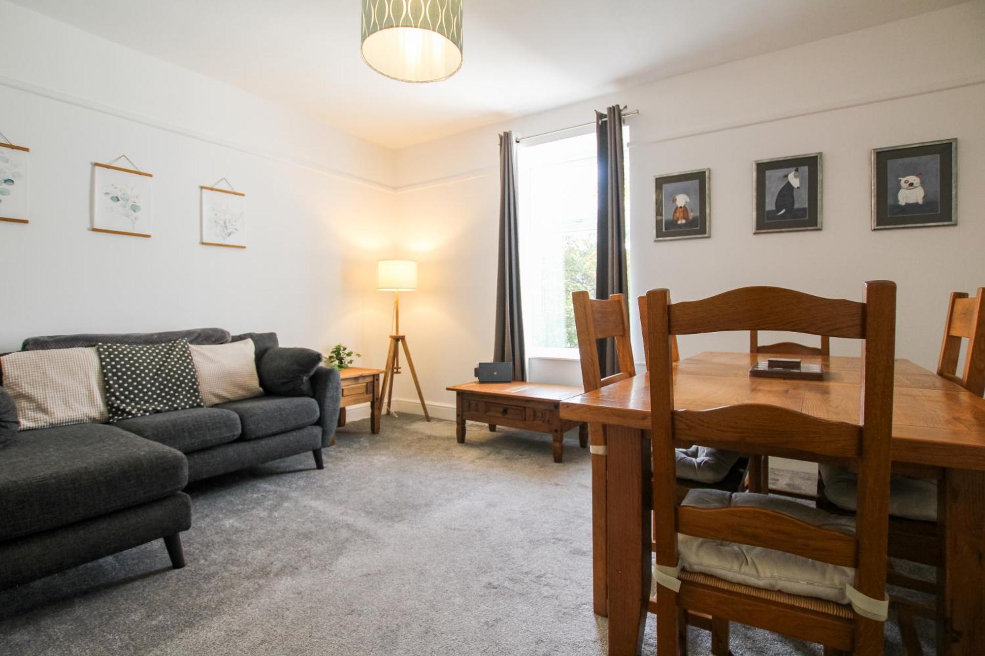 Fairways View - Spacious Apartment - Sleeps 6 - Lovely Views - By Rework Accommodation Hoylake Exterior photo